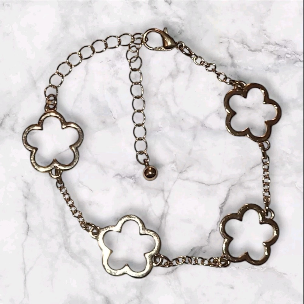 Gold Tone Flower Cut Out Chain Bracelet 7"-9"